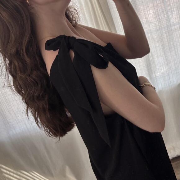 Black one shoulder tie back - Picture 2 of 7